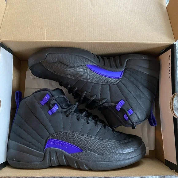 Jordan 12s dark Concord Black with metallic purple - Picture 5 of 5